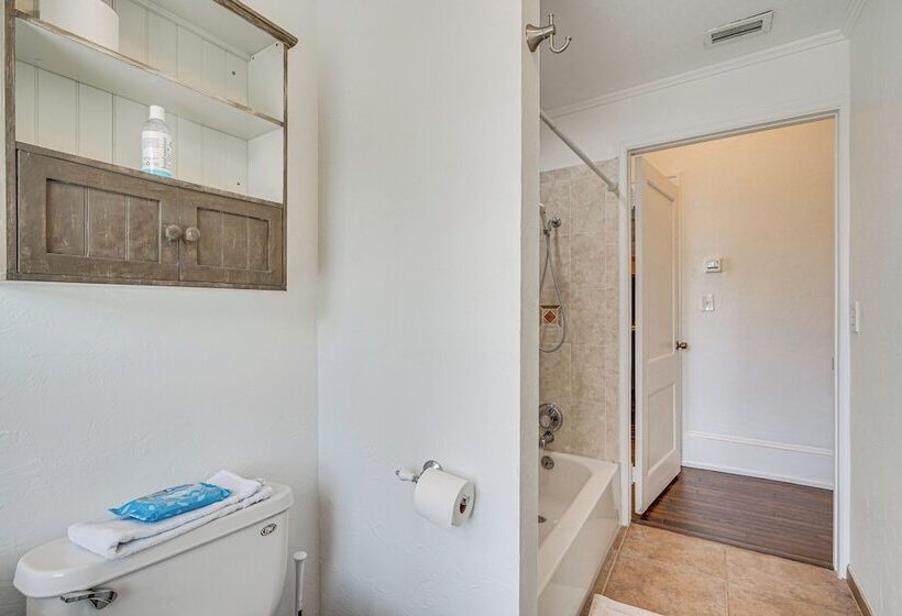 Convenient Punta Gorda Home W/ Patio: Fish & Golf!