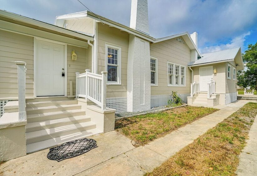 Convenient Punta Gorda Home W/ Patio: Fish & Golf!