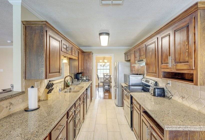 Copperas Cove Home W/ Pool ~ 8 Mi To Fort Cavazos!