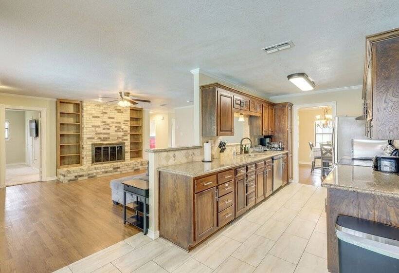 Copperas Cove Home W/ Pool ~ 8 Mi To Fort Cavazos!