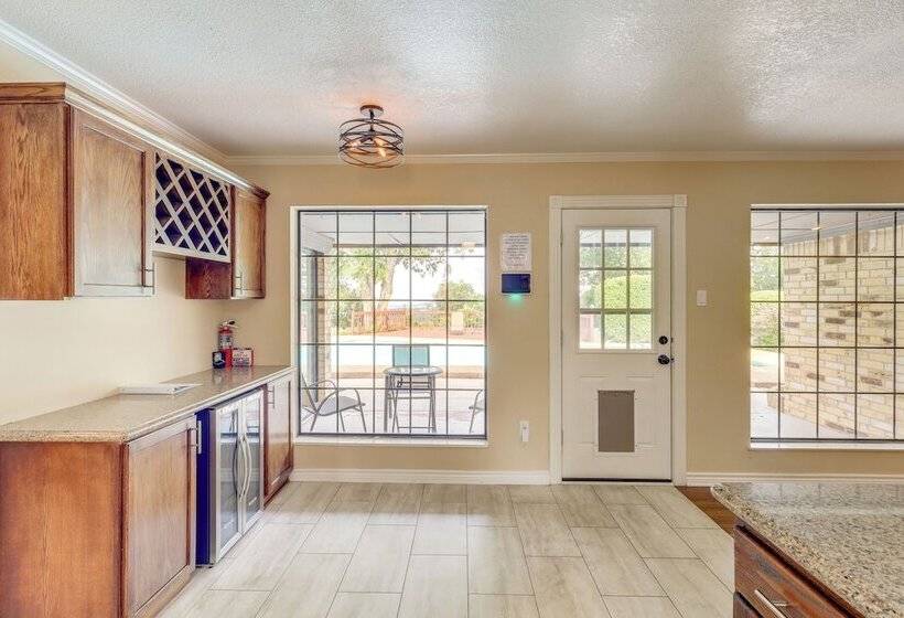 Copperas Cove Home W/ Pool ~ 8 Mi To Fort Cavazos!