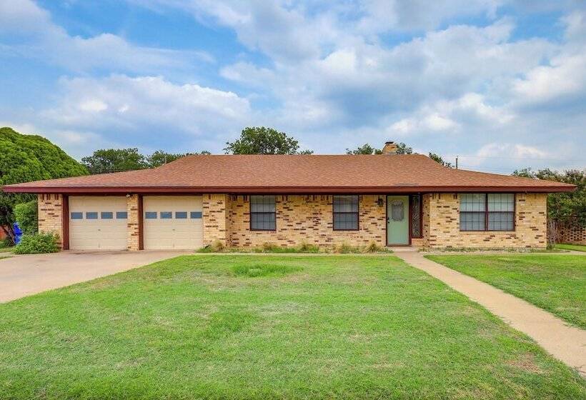 Copperas Cove Home W/ Pool ~ 8 Mi To Fort Cavazos!