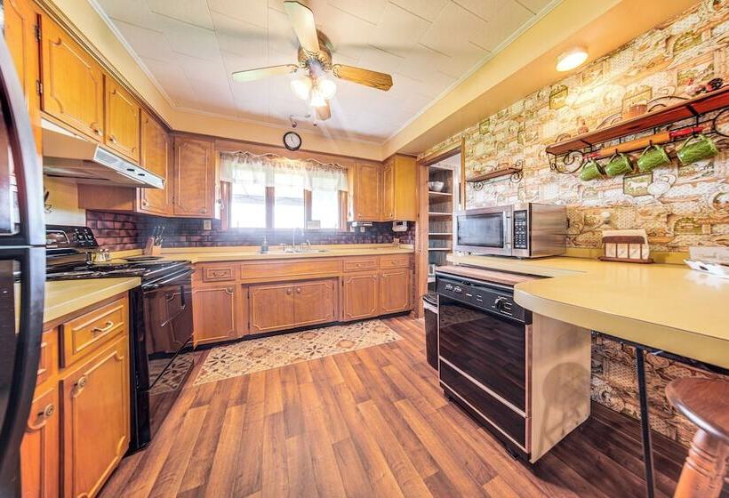 Country Home W/ Fishing Ponds Near Canadohta Lake