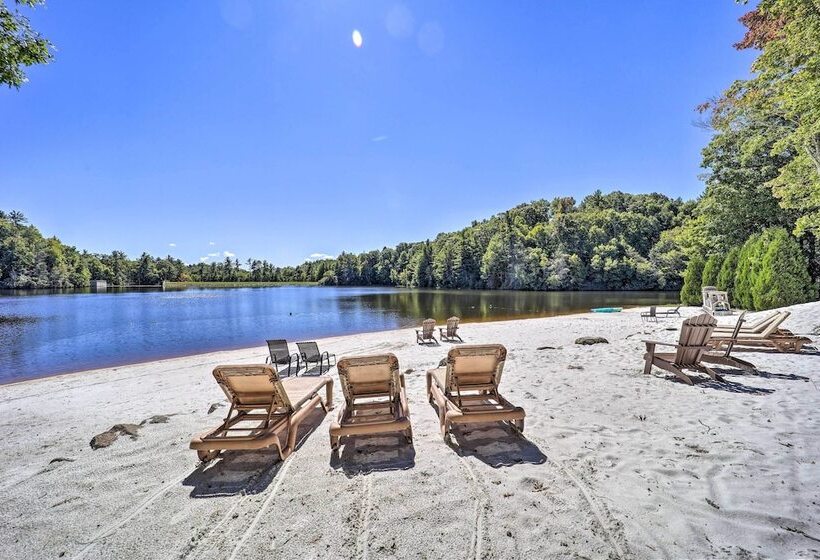 On Site Lake & Pool Access: Cabin In Newland!