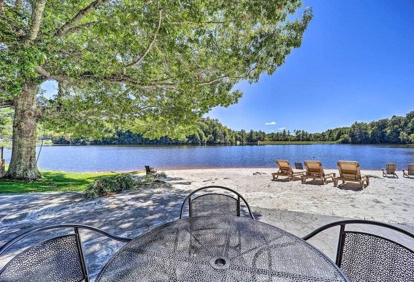 On Site Lake & Pool Access: Cabin In Newland!