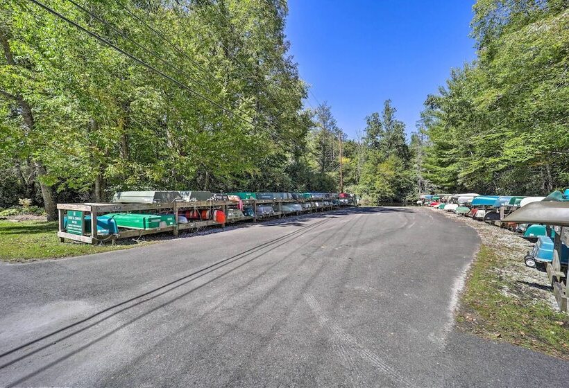 On Site Lake & Pool Access: Cabin In Newland!