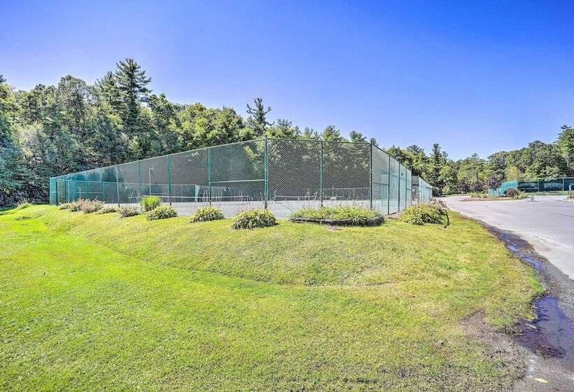 On Site Lake & Pool Access: Cabin In Newland!