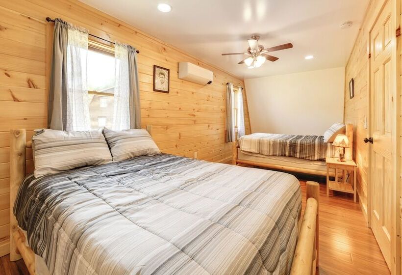 Creekside Cabin In Bainbridge W/ Wraparound Deck!