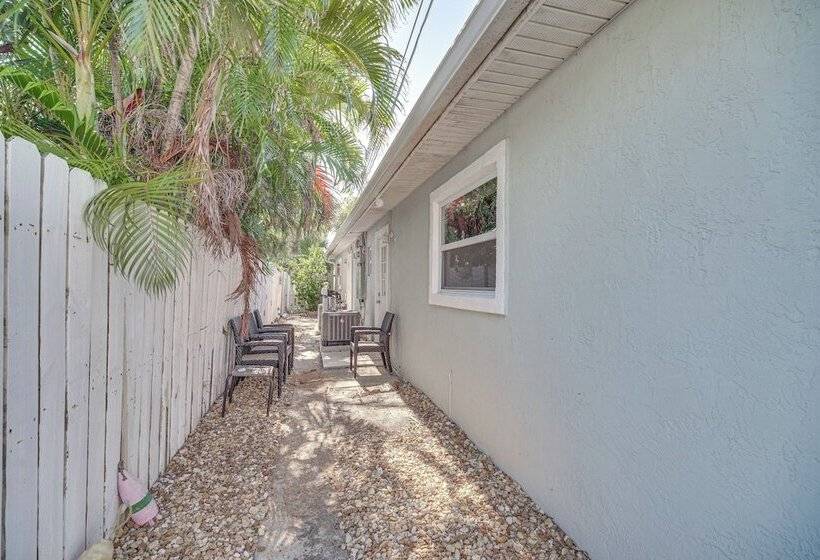 Dog Friendly Fort Pierce Home W/ Fenced In Yard!