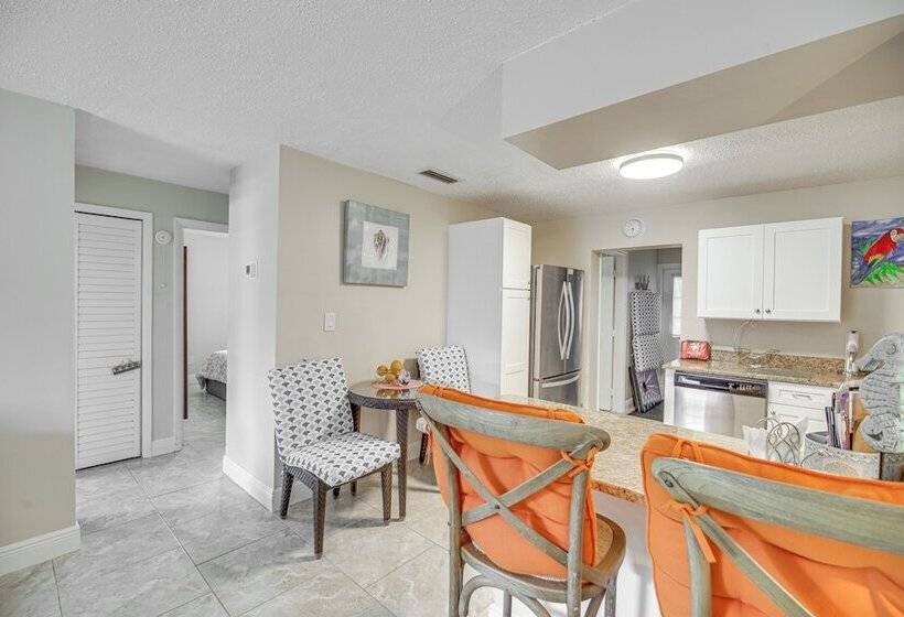 Dog Friendly Fort Pierce Home W/ Fenced In Yard!