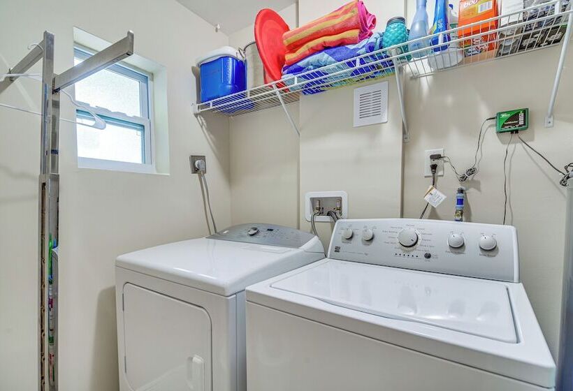 Dog Friendly Fort Pierce Home W/ Fenced In Yard!