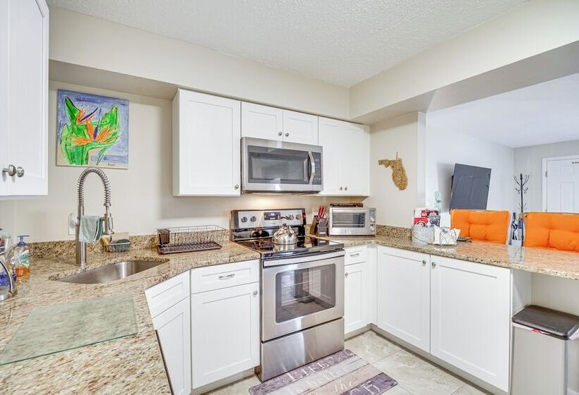 Dog Friendly Fort Pierce Home W/ Fenced In Yard!