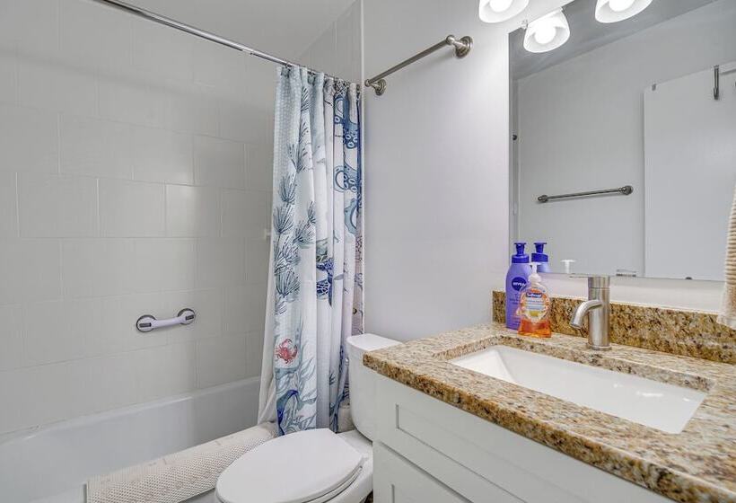 Dog Friendly Fort Pierce Home W/ Fenced In Yard!