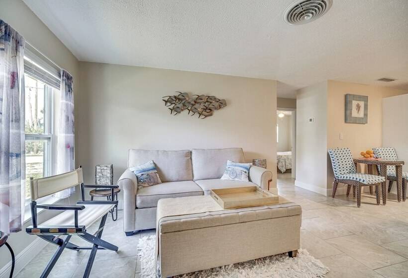 Dog Friendly Fort Pierce Home W/ Fenced In Yard!