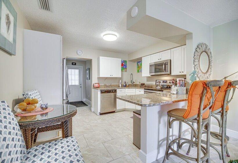 Dog Friendly Fort Pierce Home W/ Fenced In Yard!