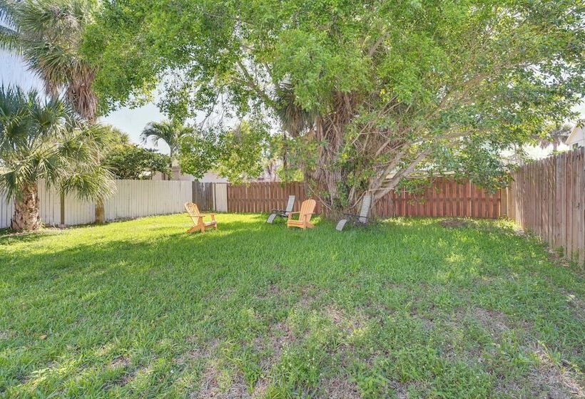 Dog Friendly Fort Pierce Home W/ Fenced In Yard!