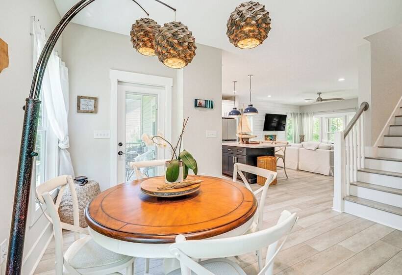 Dog Friendly Wilmington Retreat ~ 7 Mi To Beach!