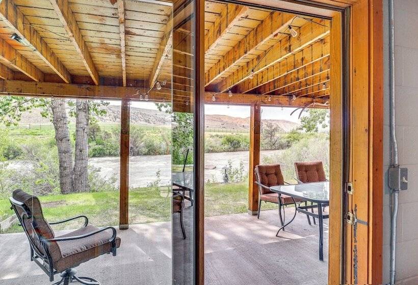 Dubois Riverfront Lodge W/ On Site Fishing & Views