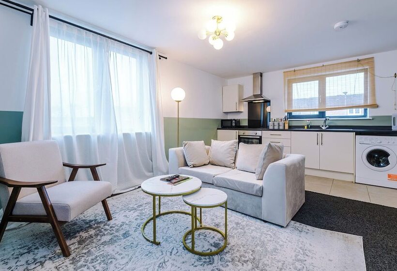 Elm Apartments