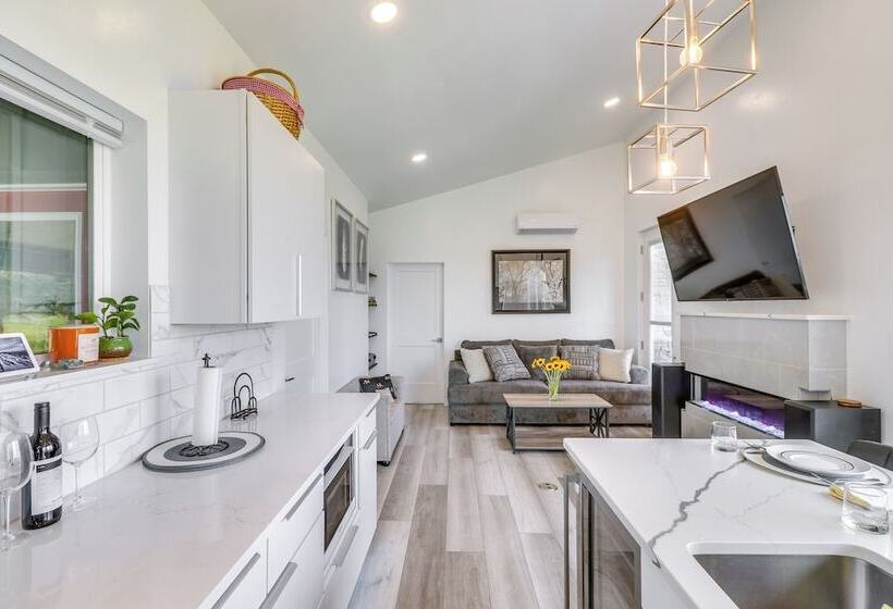 Hot Tub & Views:  Sunset Valley Retreat  In Eureka