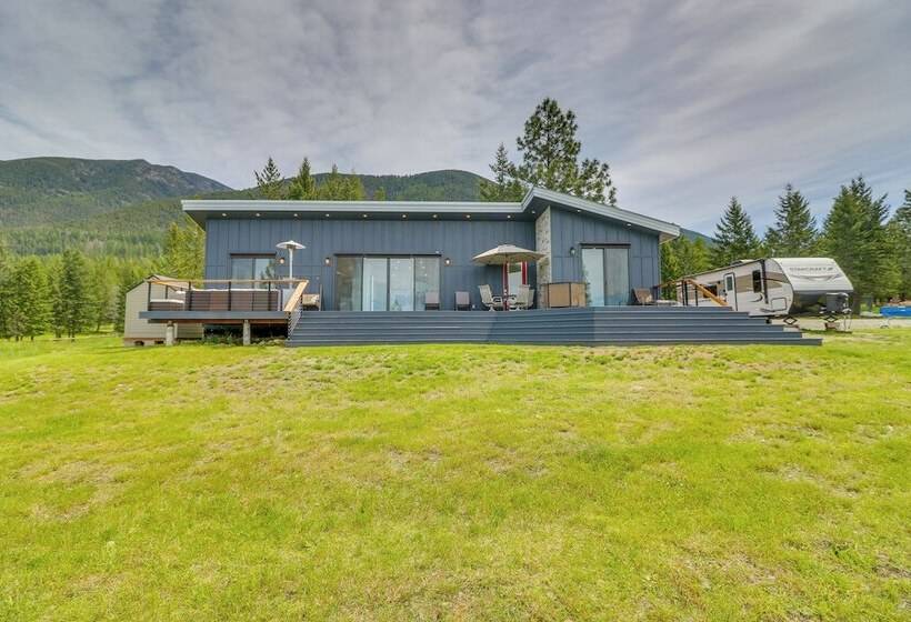 Hot Tub & Views:  Sunset Valley Retreat  In Eureka