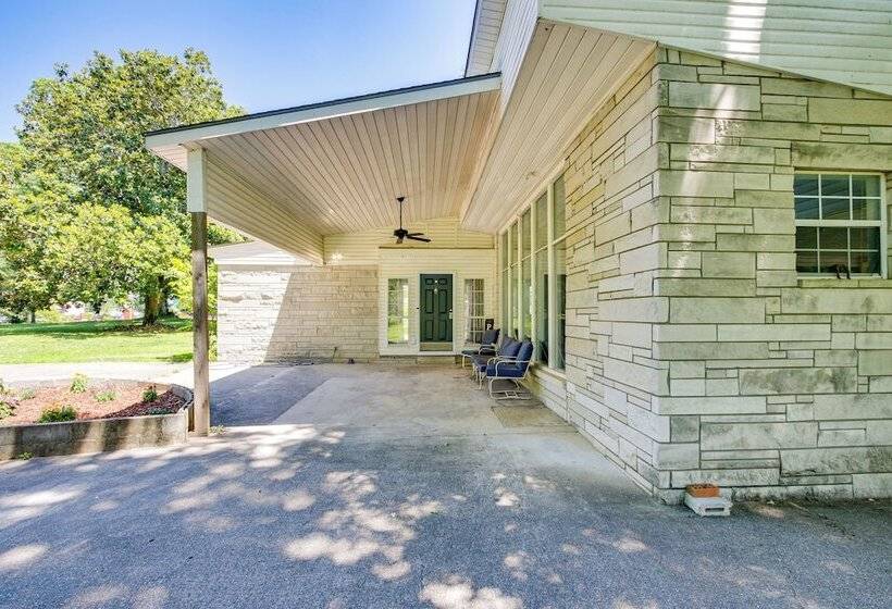 Expansive Florence Home ~ 6 Mi To Downtown!