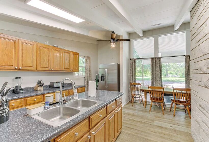 Expansive Florence Home ~ 6 Mi To Downtown!