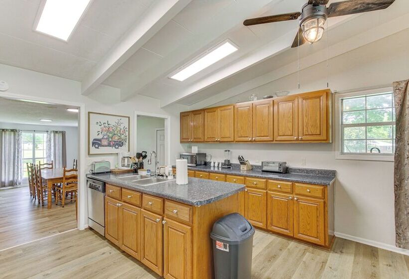 Expansive Florence Home ~ 6 Mi To Downtown!