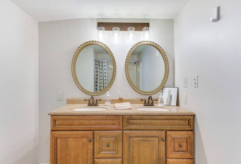 Expansive Florence Home ~ 6 Mi To Downtown!