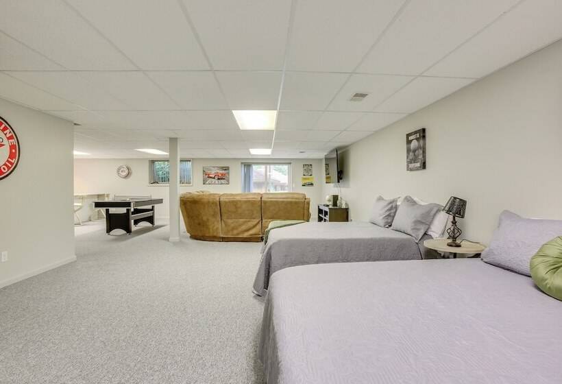 Family Friendly Cadillac Home W/ Golf Course Views