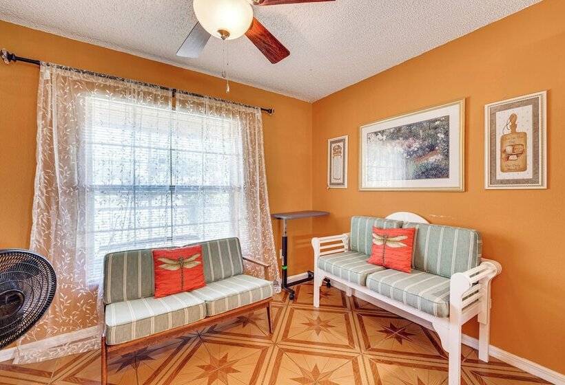 Family Friendly Kissimmee Home W/ Yard & Grill!