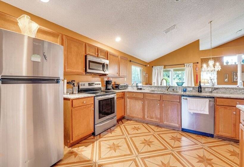 Family Friendly Kissimmee Home W/ Yard & Grill!