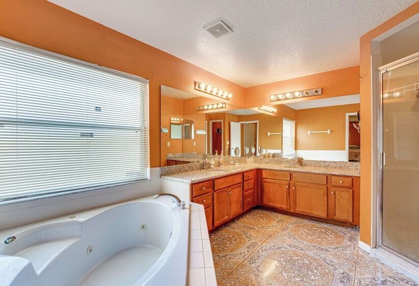 Family Friendly Kissimmee Home W/ Yard & Grill!