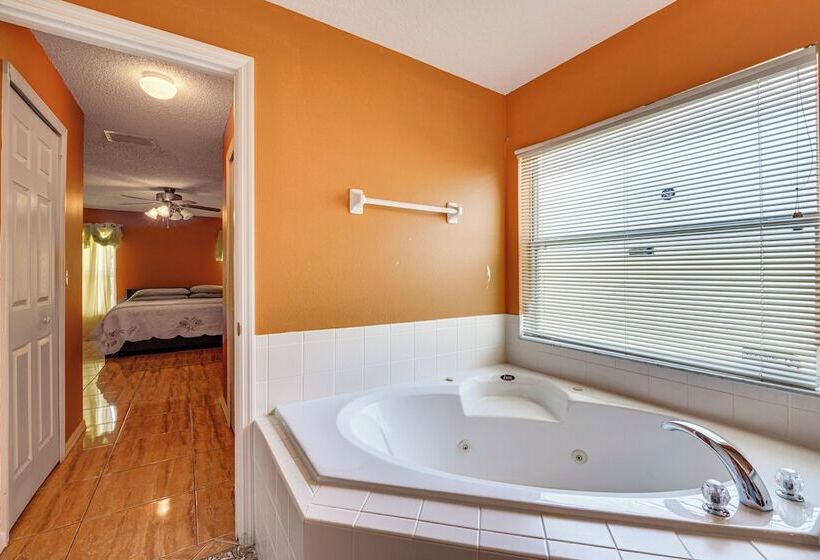 Family Friendly Kissimmee Home W/ Yard & Grill!