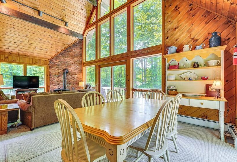 Family Friendly Ludlow Cabin On Lake Pauline!