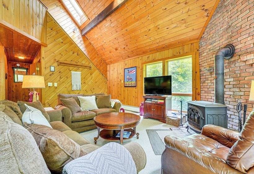 Family Friendly Ludlow Cabin On Lake Pauline!