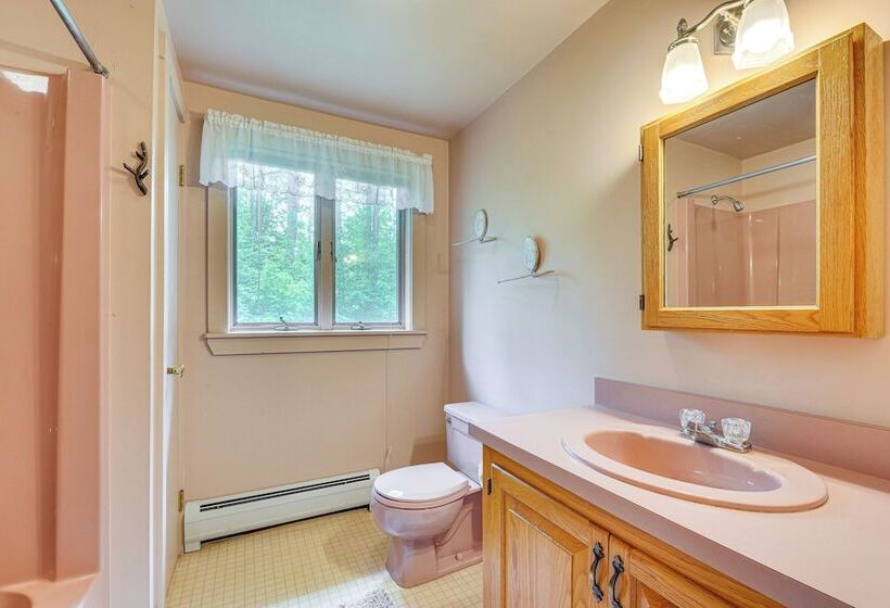 Family Friendly Ludlow Cabin On Lake Pauline!