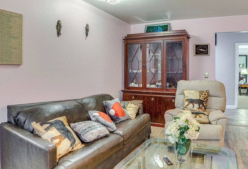 Family Friendly Okc Area Getaway: Dogs Welcome!