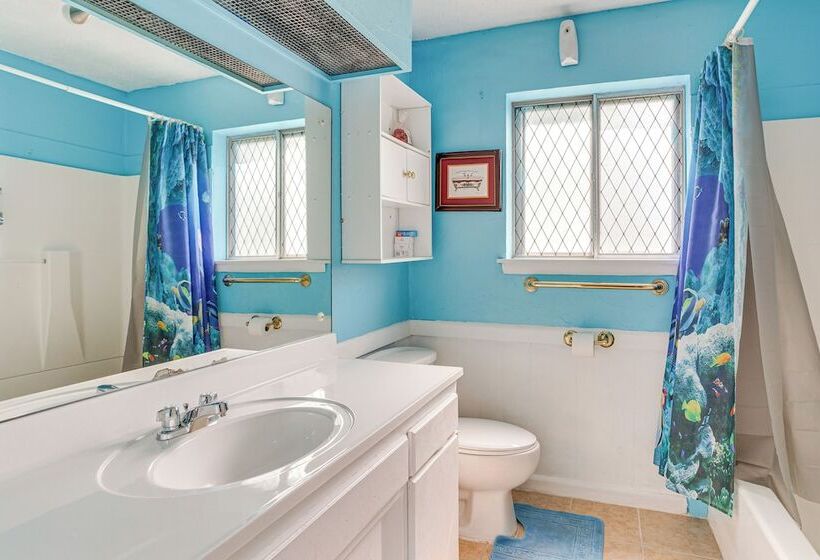 Family Friendly Okc Area Getaway: Dogs Welcome!