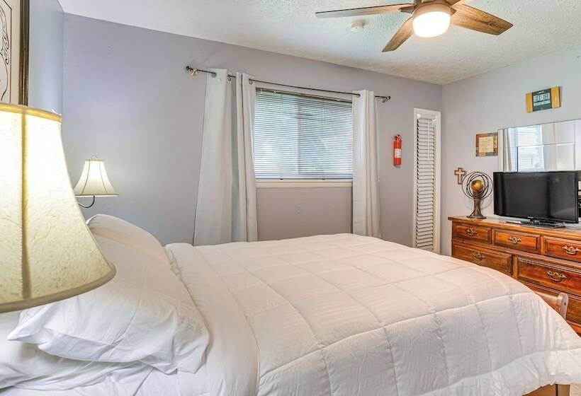 Family Friendly Okc Area Getaway: Dogs Welcome!