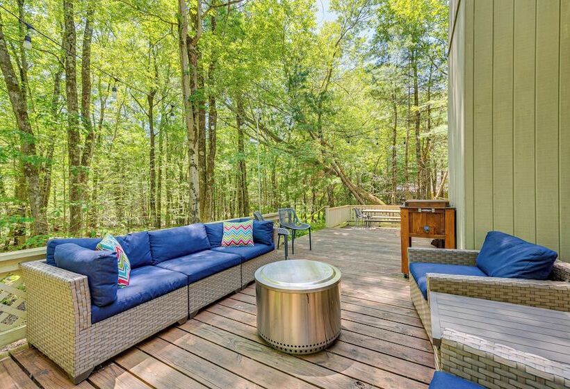 Family Pocono Pines Cottage W/ Deck & Creek Access