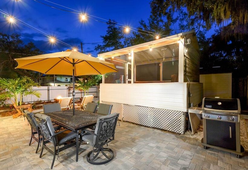 Florida Retreat W/ Hot Tub: Walk To The Gulf!