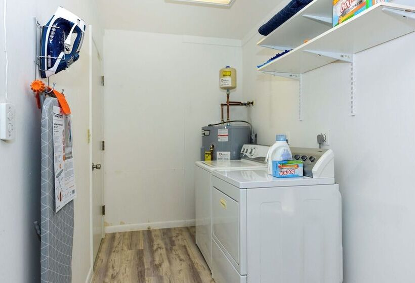 Fort Pierce Home W/ Grill: Half Mi Walk To Beach!