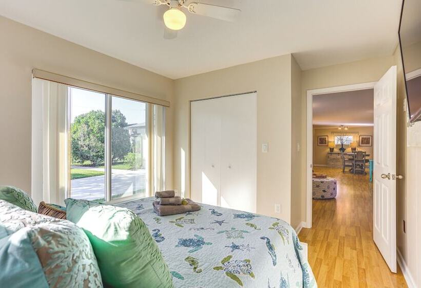 Fort Pierce Home W/ Grill: Half Mi Walk To Beach!