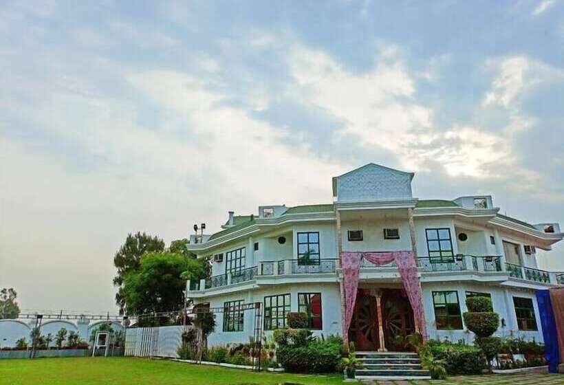 Отель Garden Resorts &