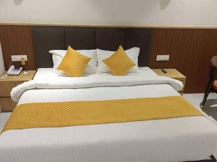 Отель Garden Resorts &