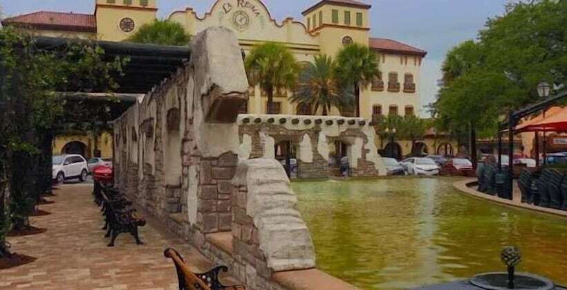 Georgetown   Centrally Located 3/2 Designer Home