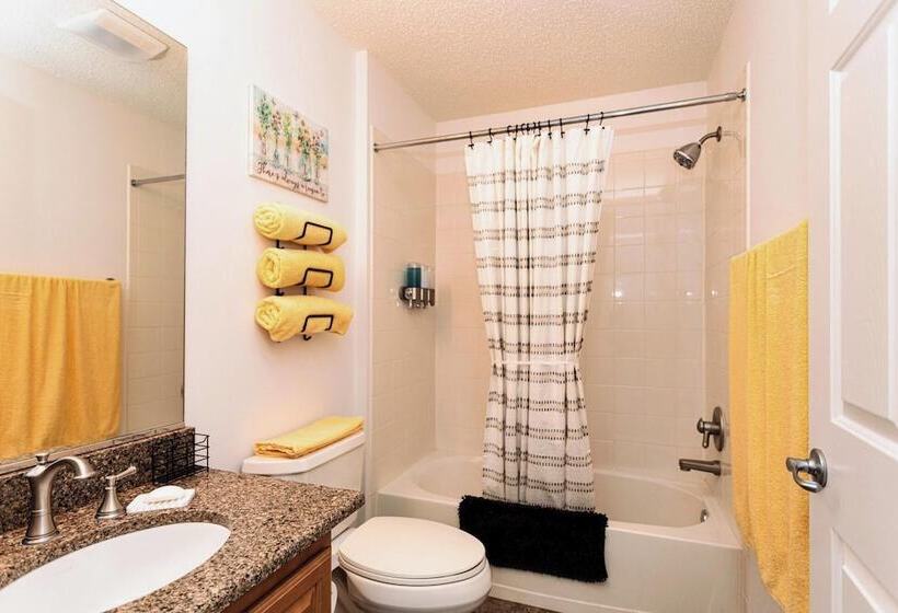 Georgetown   Centrally Located 3/2 Designer Home