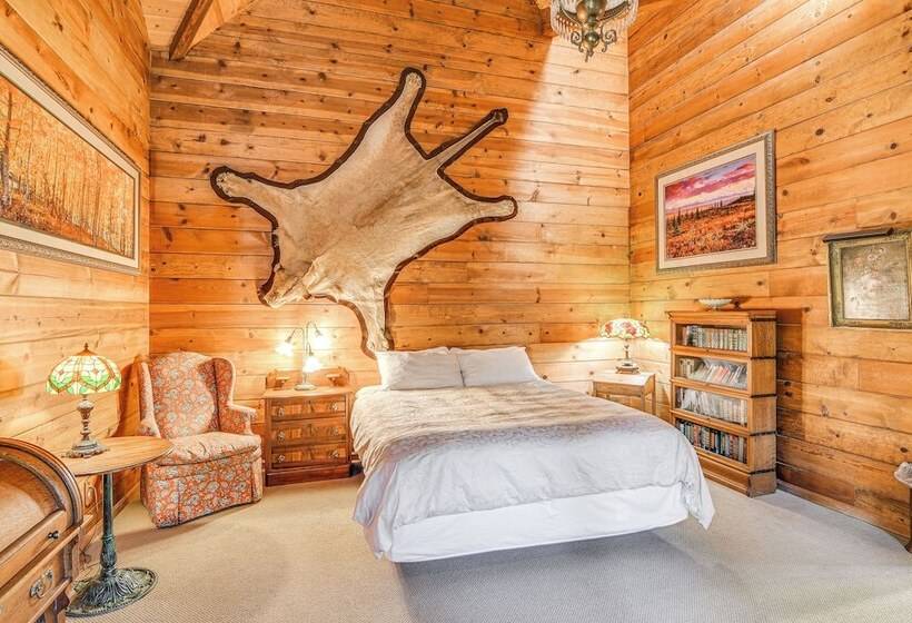 Grand Mountain Chalet W/ Hot Tub & Mountain Views