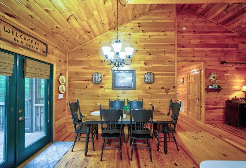 Mountain Community Home In Ellijay! Games, Private Hot Tub And Sunsets!